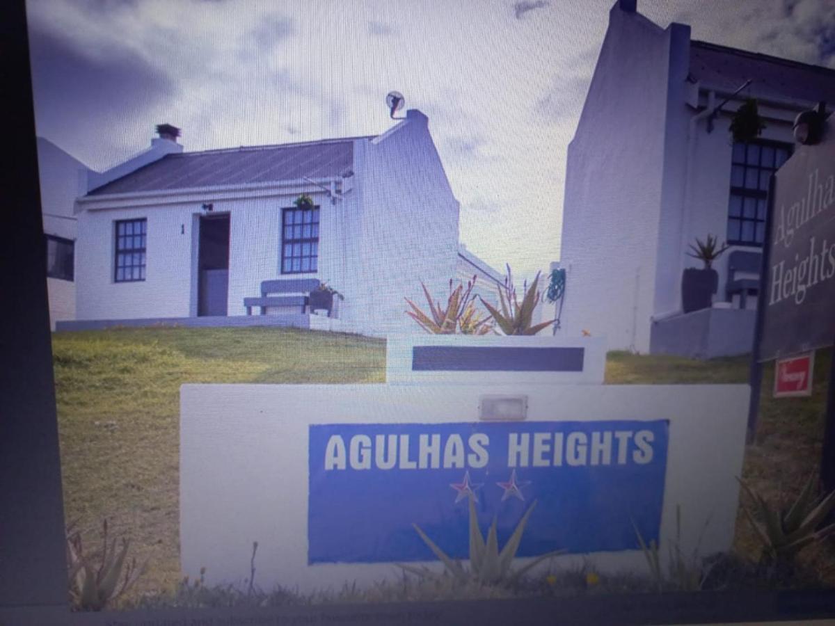 Agulhas Heights Self-Catering Cottages Екстер'єр фото