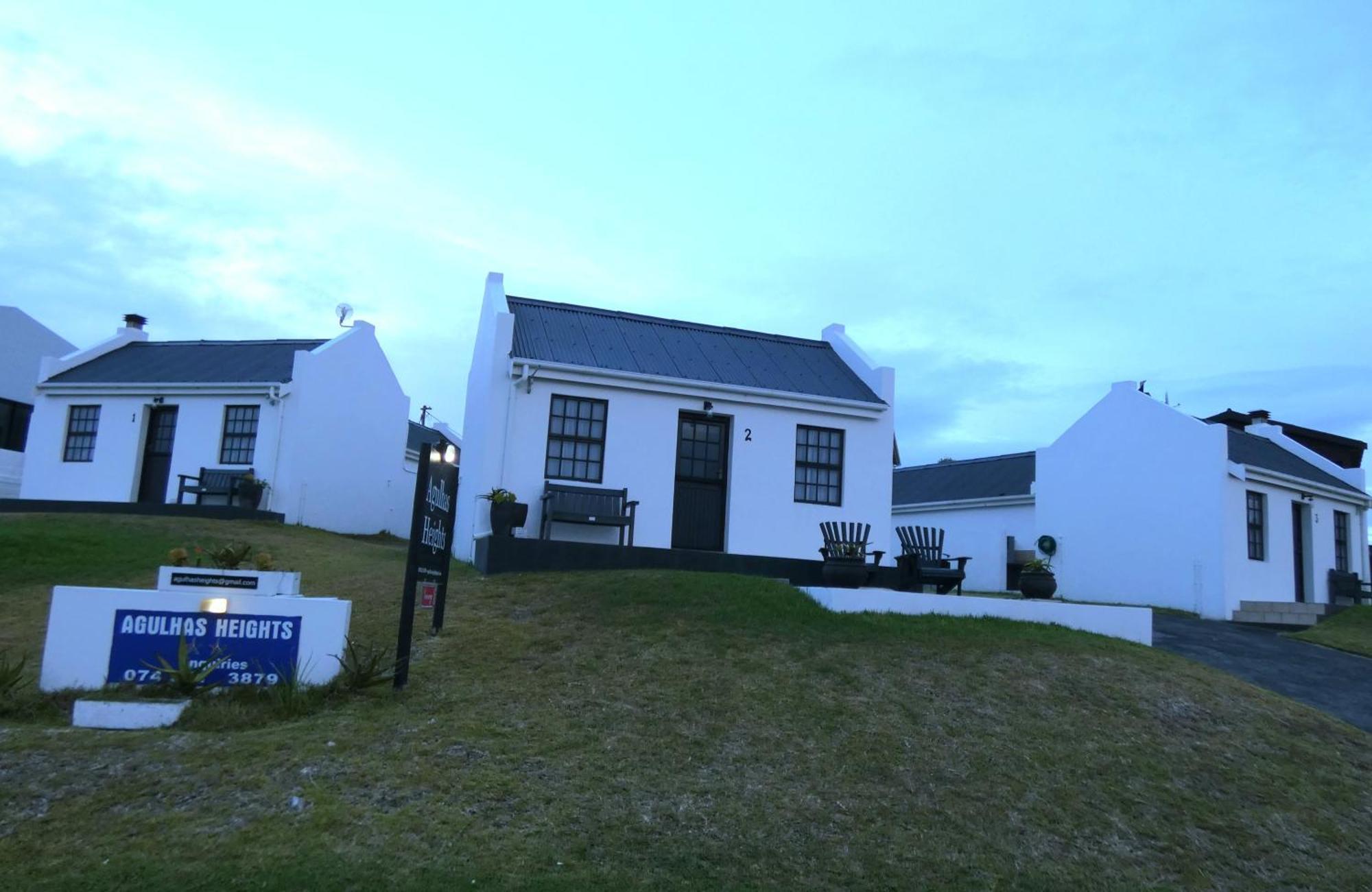 Agulhas Heights Self-Catering Cottages Екстер'єр фото
